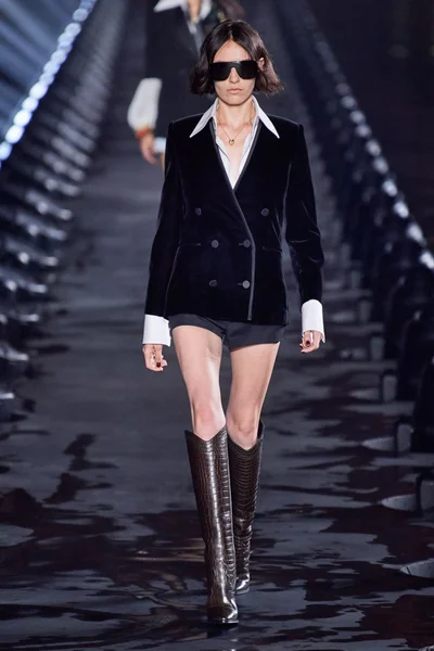 Look 4
